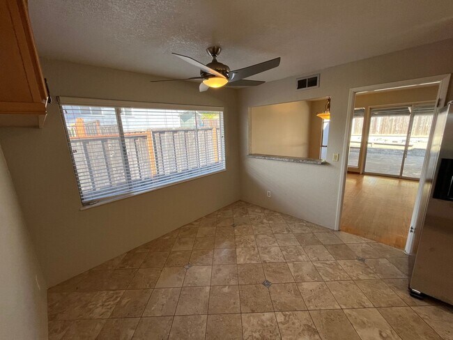 Building Photo - 4 Bedroom Ranch Style Home in Quiet El Sobrante Neighborhood