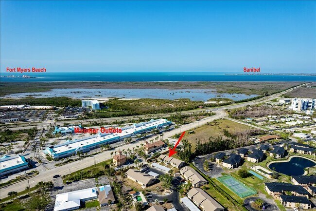 Building Photo - 16840 Sanibel Sunset Ct