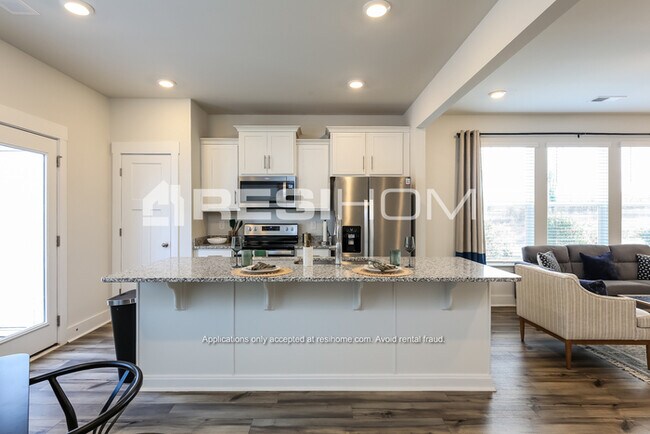Building Photo - 207 Camber Ct