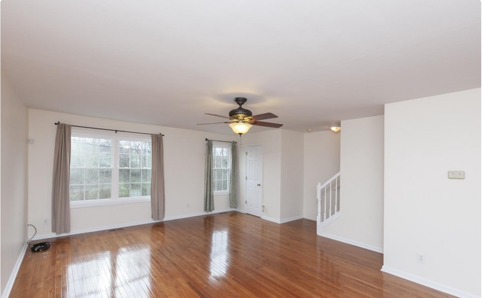 Building Photo - 106 Sir Washington St