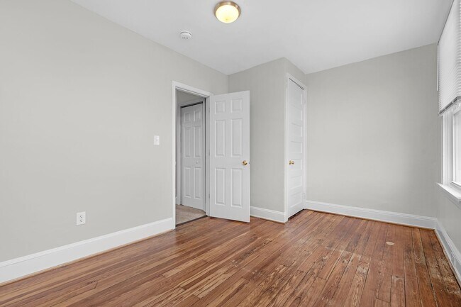 Building Photo - Charming Updated Rowhome in Belair-Edison – Move-In Ready!