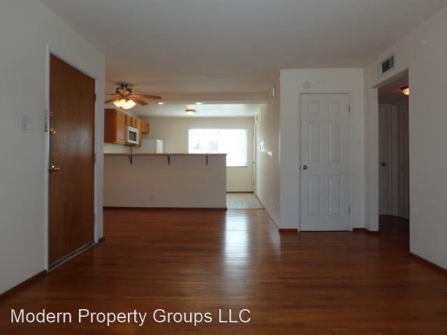 Building Photo - 1728 E Broadway