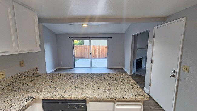 Building Photo - 2585 Duet Dr