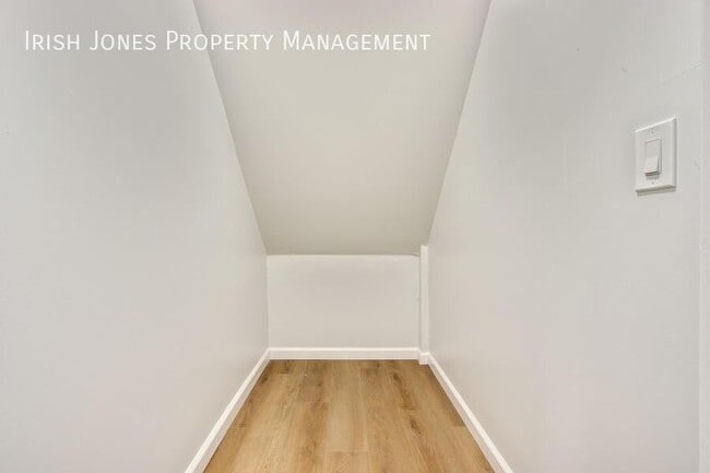 Building Photo - 48 Boyd St