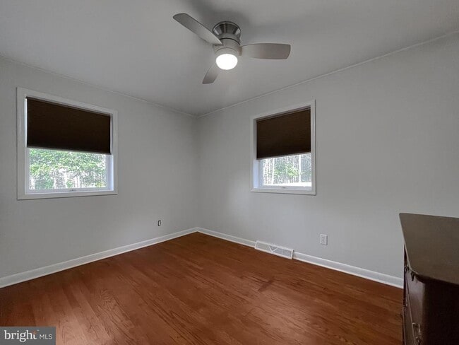 Building Photo - 18937 McKays Cove Ln