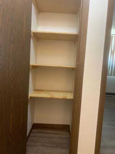 Building Photo - 8 8th St W