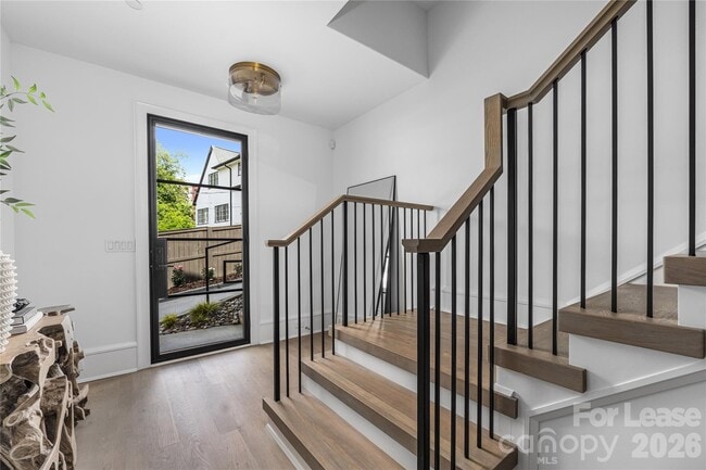 Building Photo - 614 Queens Rd