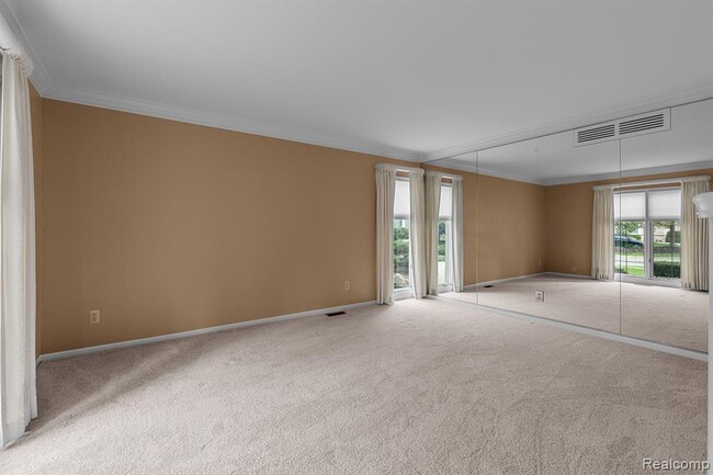 Building Photo - 45419 Glengarry Blvd