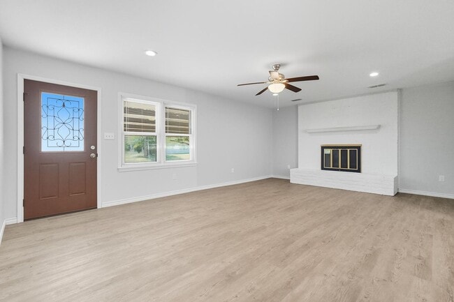 Building Photo - 4518 Edgemont Dr