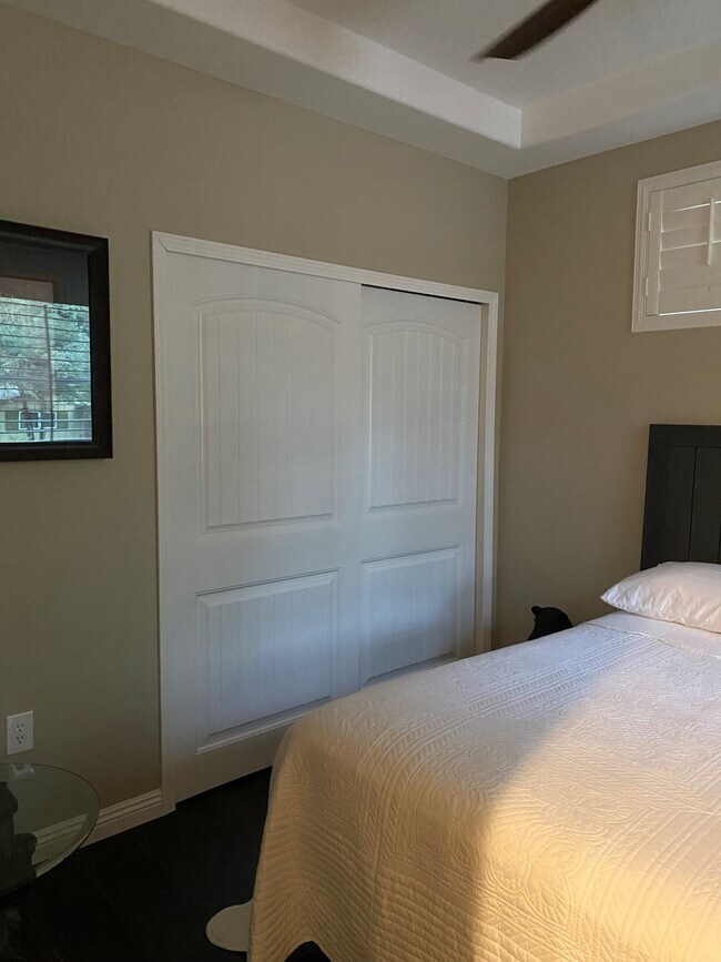 Building Photo - 826 Hemlock Ave