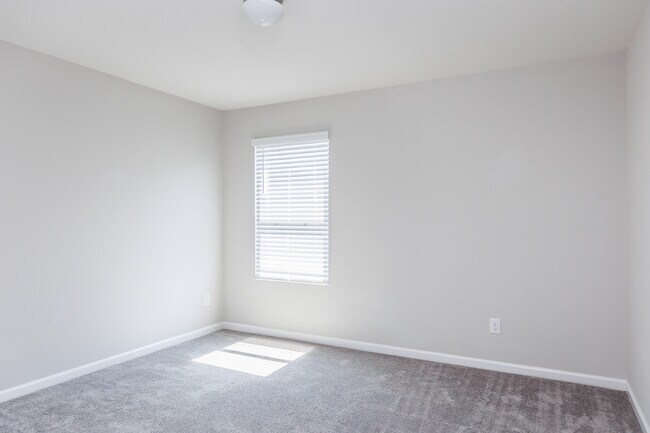 Building Photo - 628 Metro Sta