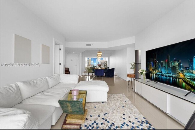 Building Photo - 1000 W Island Blvd