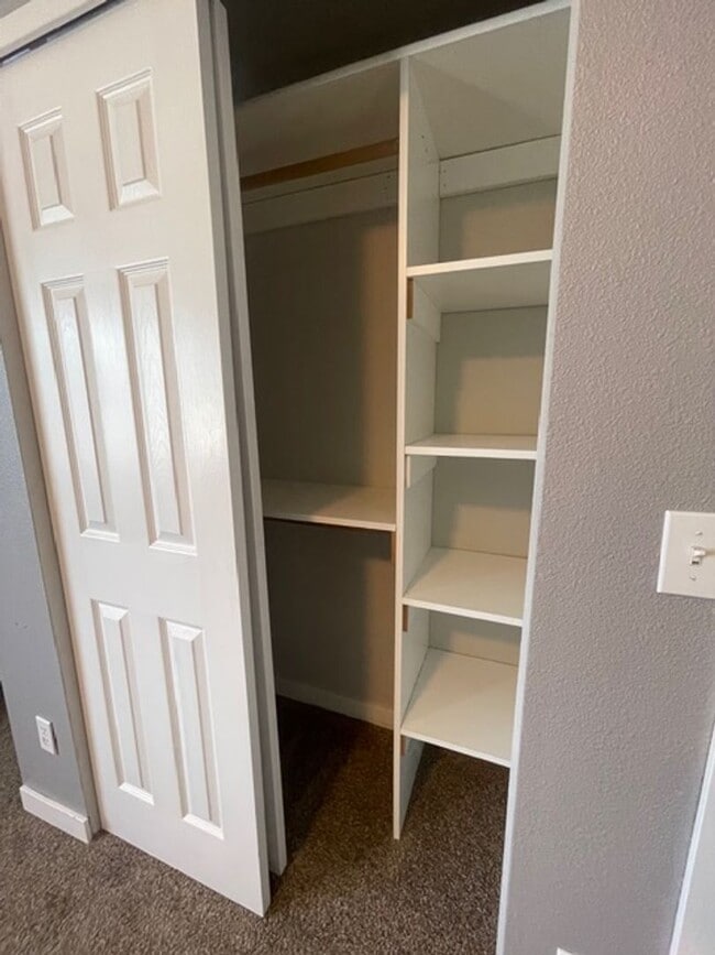 Building Photo - 1604 N Lea St