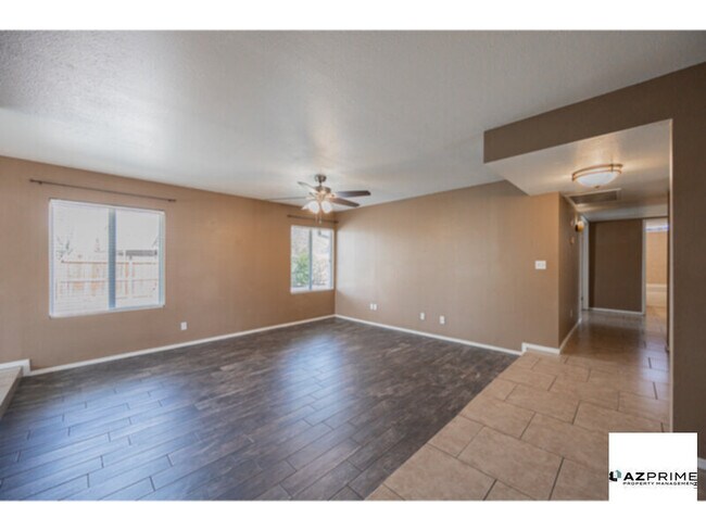 Building Photo - Welcome to this Delightful 3/2 Phoenix House!