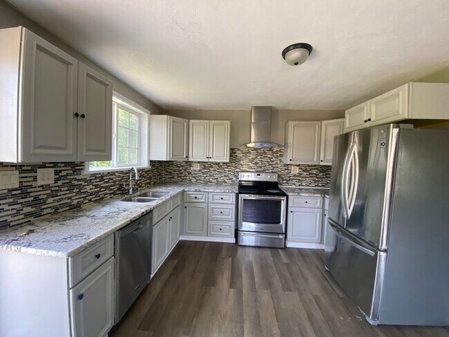 Building Photo - Gorgeous 3/4 bedroom 3 bath house for rent!