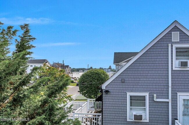 Building Photo - 3 Monmouth Pl
