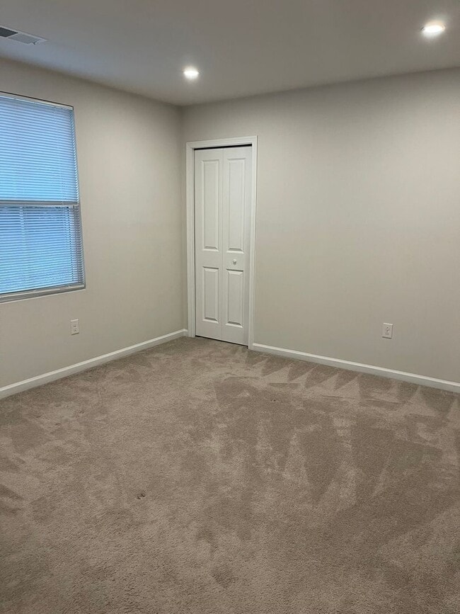 Building Photo - Dover - Clearview Meadow