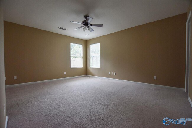 Building Photo - 15395 Mill Valley Dr