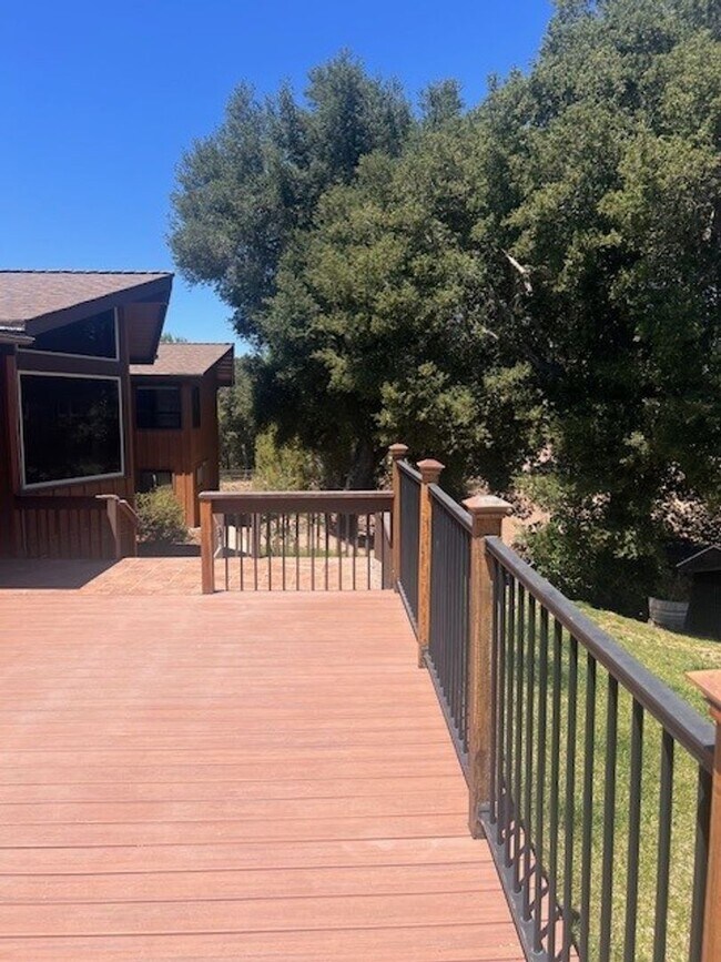 Building Photo - New Price!  COUNTRY LIVING AT ITS BEST
