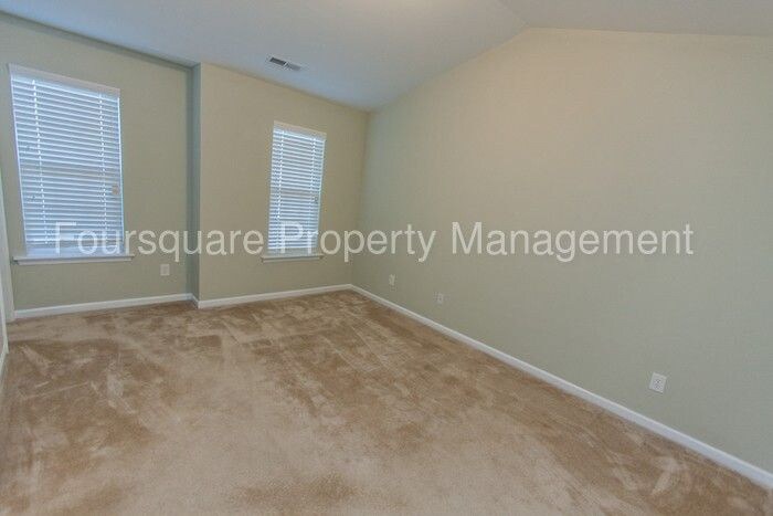 Building Photo - Room in Townhome on Ivy Wood Ln