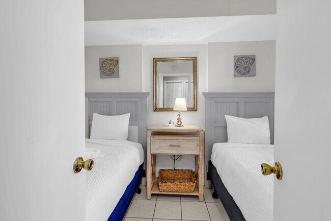 Building Photo - 2500b N Ocean Blvd