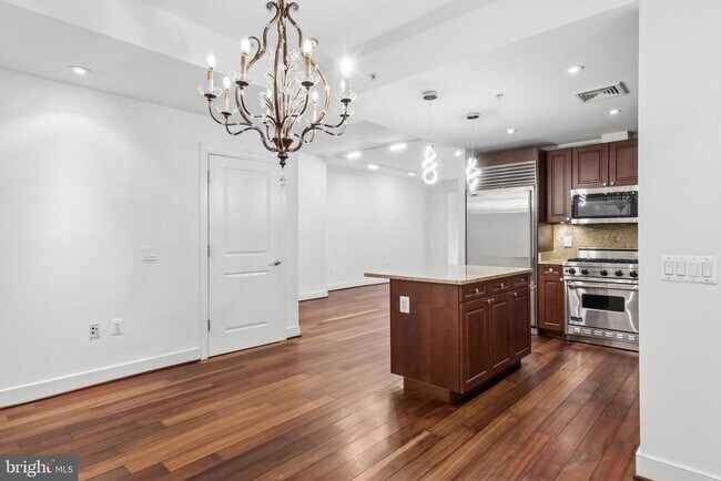 Building Photo - 2425 L St NW