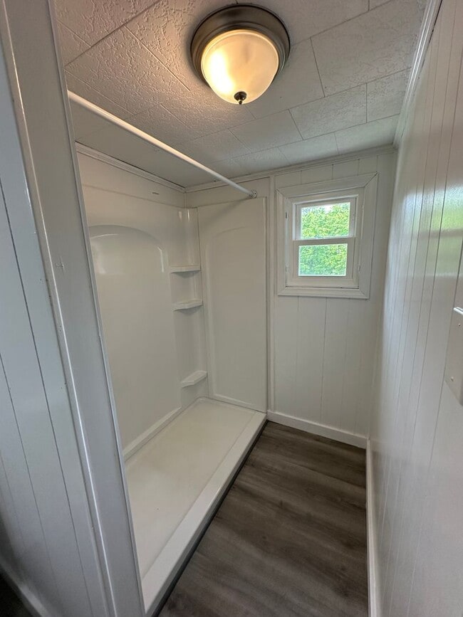 Building Photo - 190 Rogers Rd