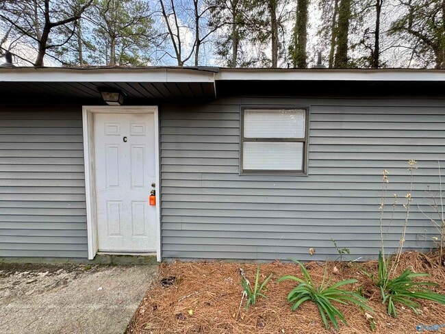 Building Photo - 3702 Penny St SW