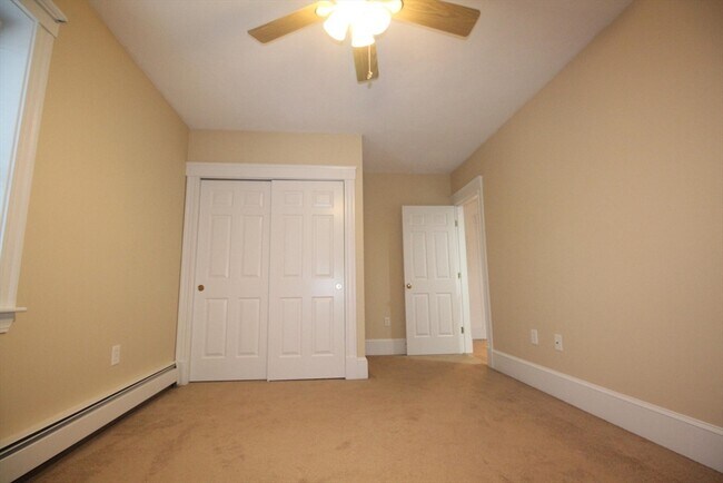 Building Photo - 341 Lynn St