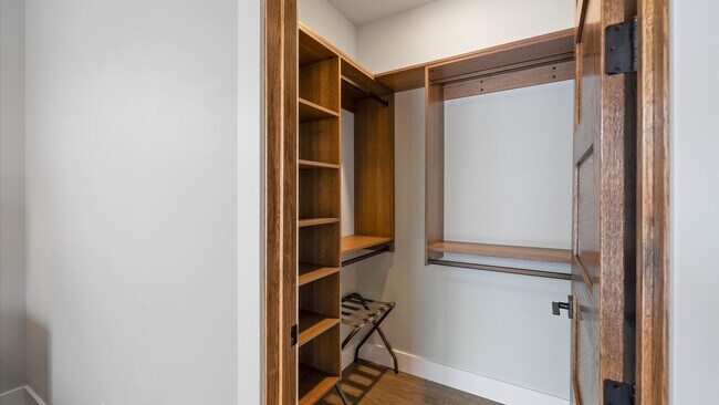 Building Photo - 205 Stoner Loop