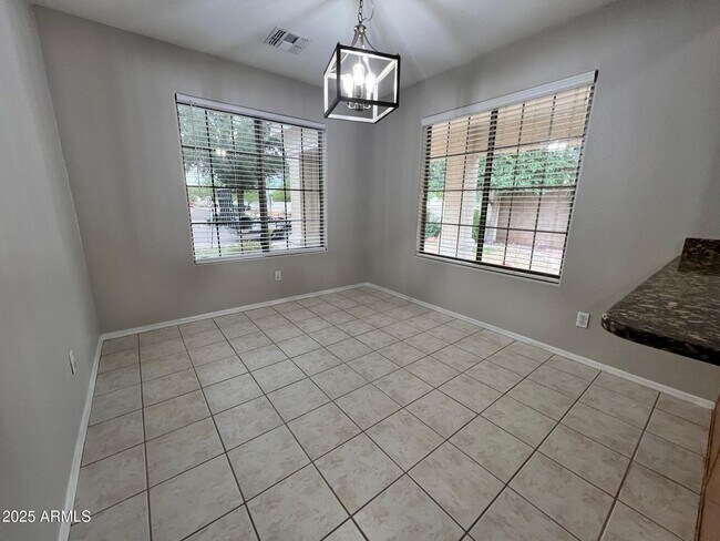 Building Photo - 10419 N 58th Dr