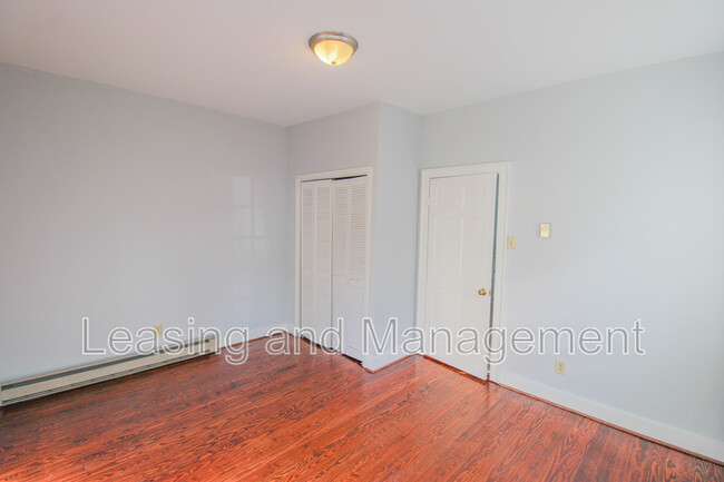 Building Photo - 27 Archdale St