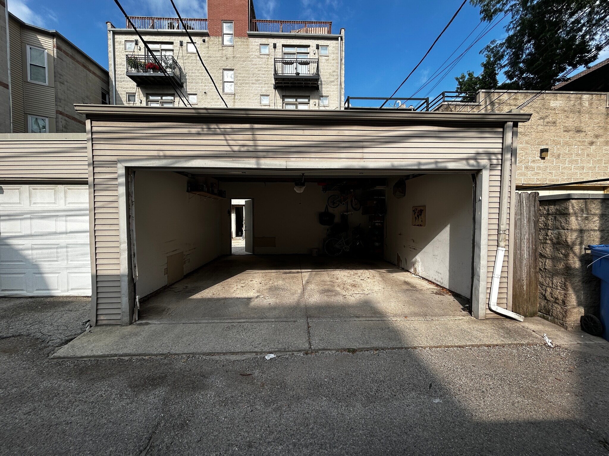 Building Photo - 2457 N Halsted St