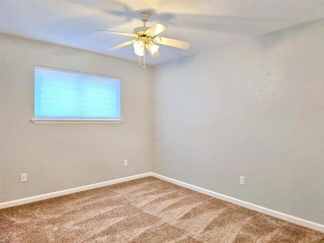 Building Photo - 22510 Parsonsgate Dr