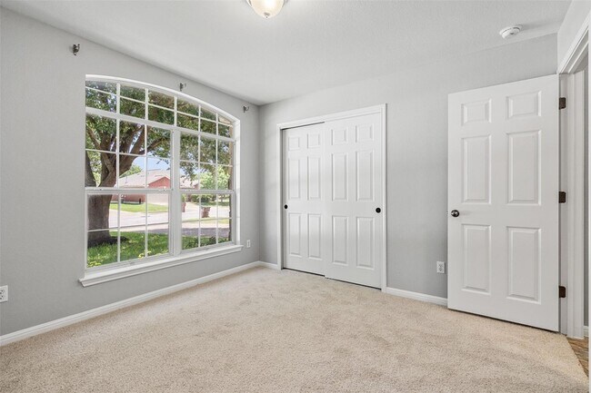 Building Photo - 2505 Rusk Ct