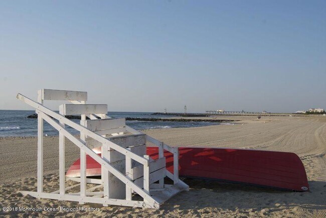 Building Photo - 234 4th Ave