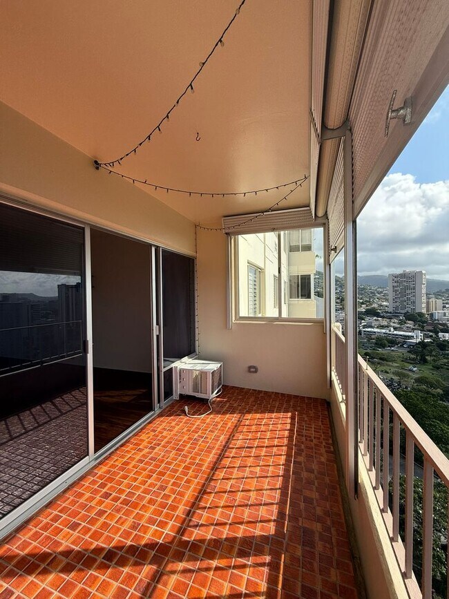 Building Photo - 1br/1ba/1pkg Condo w/Large Lanai PETS NEGOTIABLE!