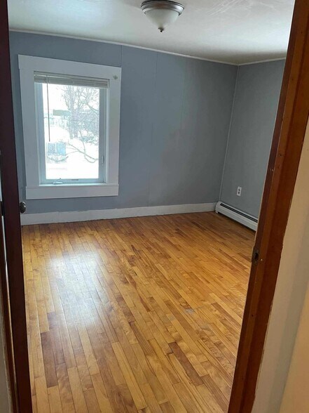 Building Photo - 87 Lincoln Ave