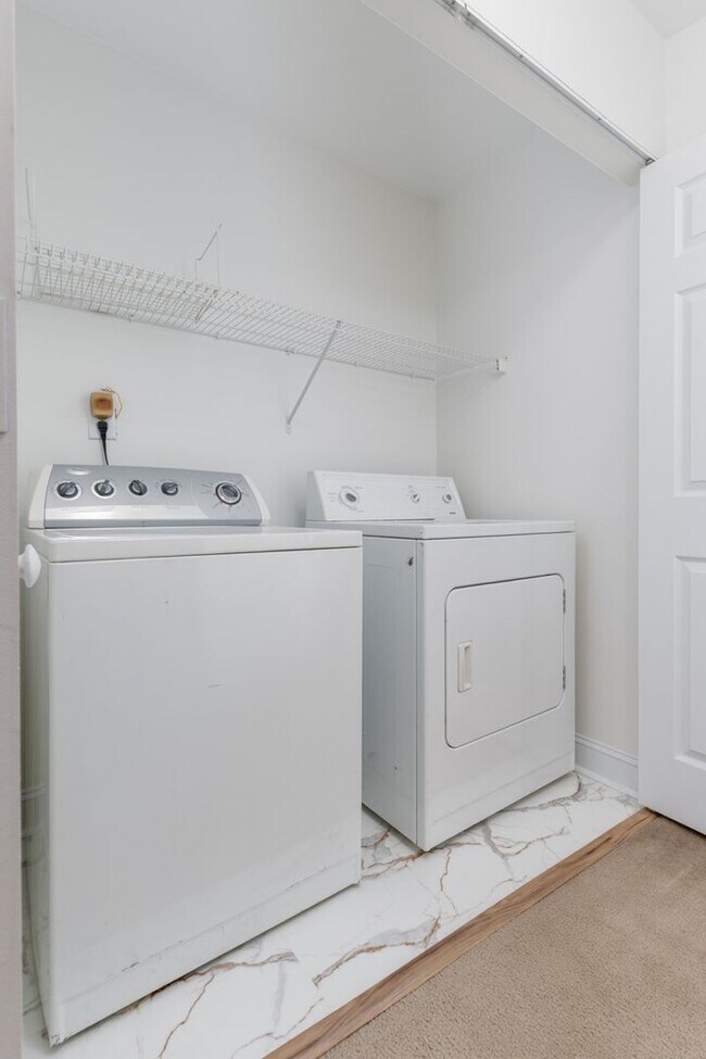 Building Photo - Stylish 3 Bedroom Home in The Sought-After Lake Carolina