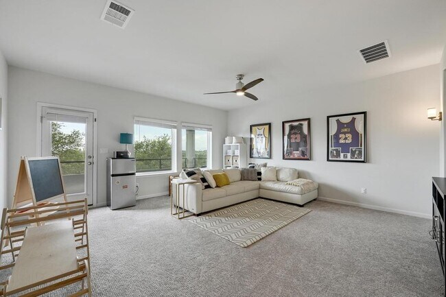 Building Photo - 249 Townes Ct