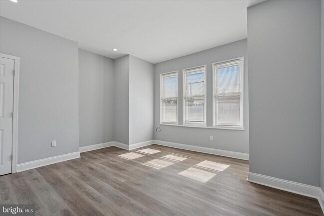 Building Photo - 162 N 62nd St