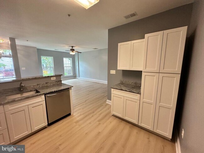 Building Photo - 818 Estuary Dr