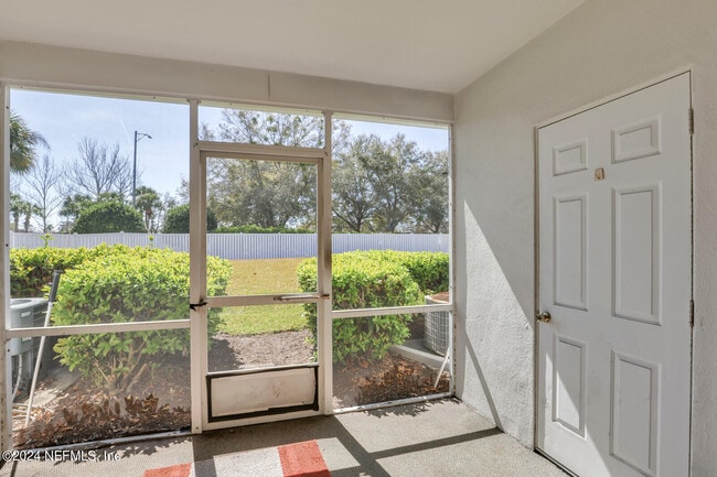Building Photo - 12311 Kensington Lakes Dr