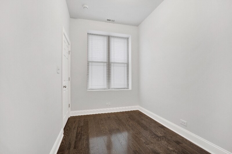 Building Photo - 1113 S Troy St