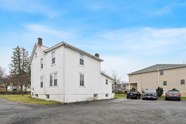 Building Photo - Updated single-family home in the heart of Kennett Borough—bright, spacious, and walkable to ever...