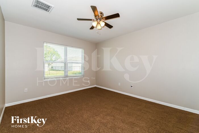 Building Photo - 933 SE 26th Terrace