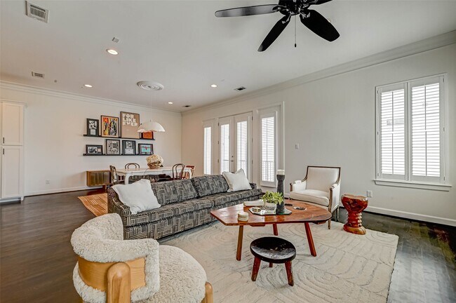 Building Photo - 2516 Bevis St