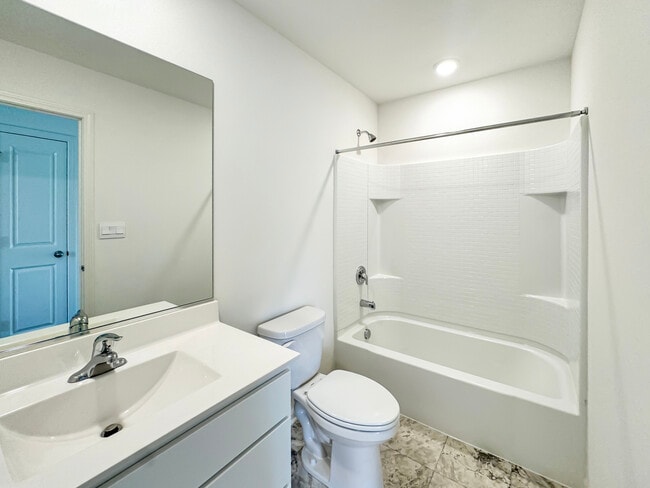 Building Photo - 2241 Sassafras Wy