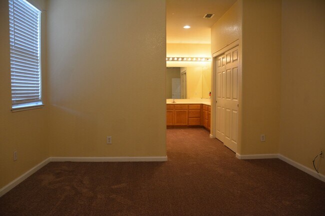 Building Photo - 1019 Cape May Dr