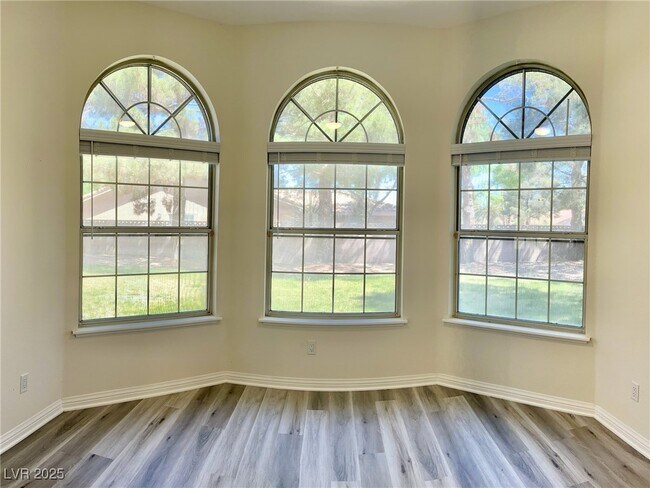Building Photo - 1740 Camara Dr